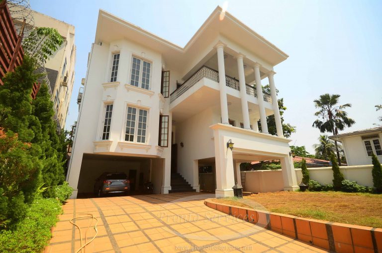 A Big White House in Best Price (Ref5640) PRONTO SERVICES